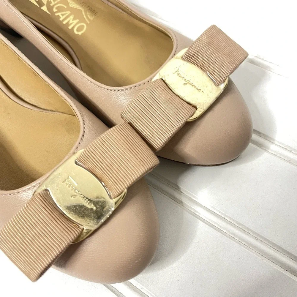 Salvatore Ferragamo Vara Nude Leather Block Heel Bow Pump Kids Size 4